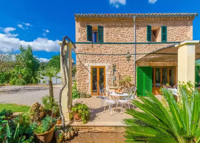 Magnificent Villa With Exterior Parking